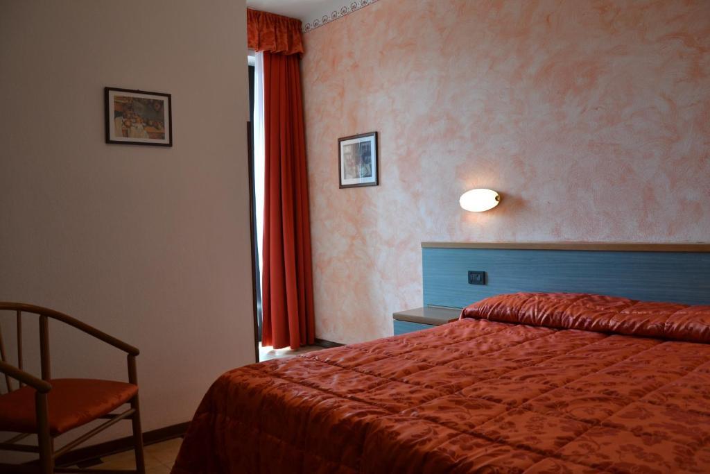 Hotel Dolci Colli Peschiera del Garda Phòng bức ảnh